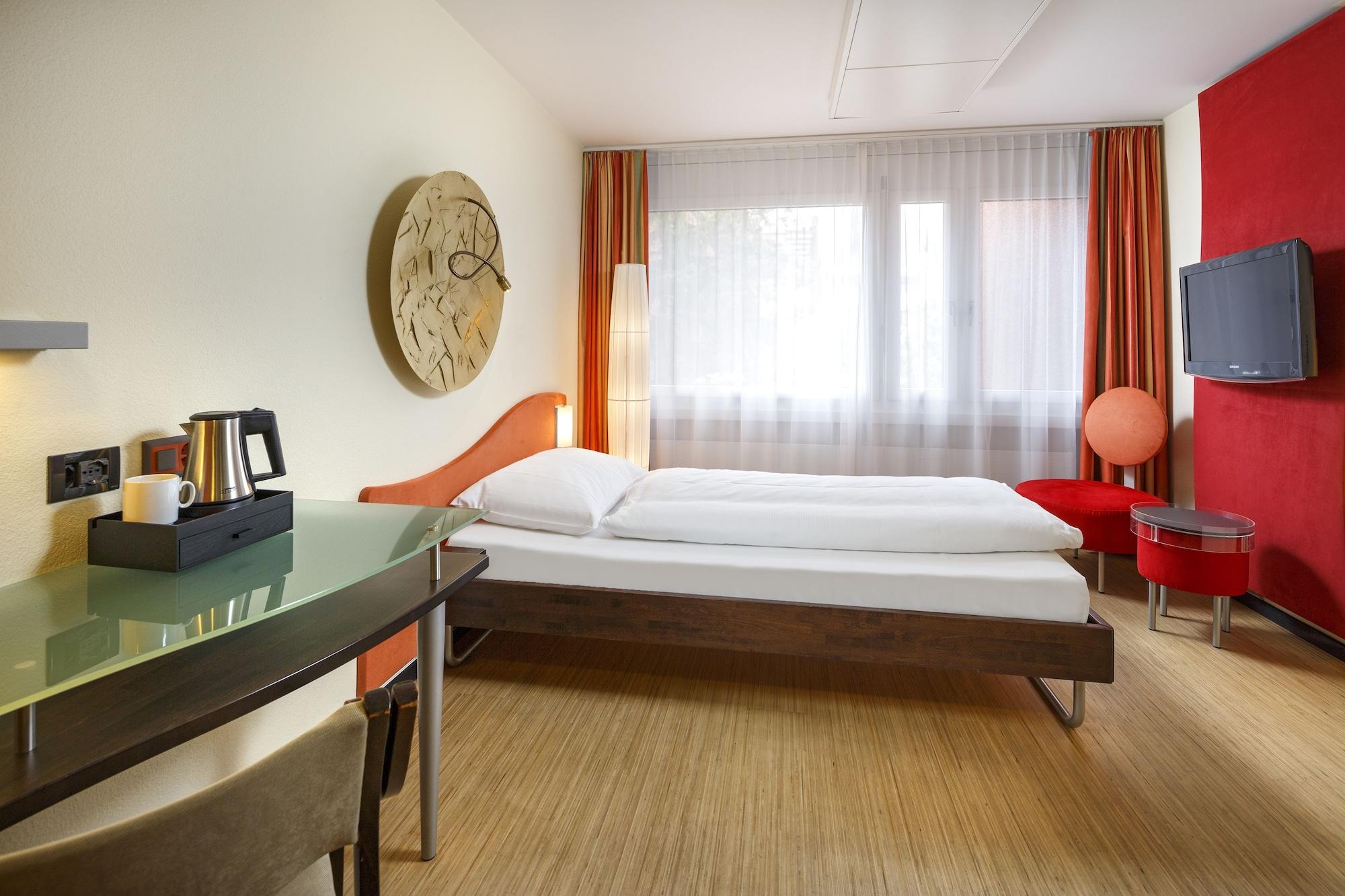 Ramada By Wyndham Baden Hotel Du Parc Esterno foto