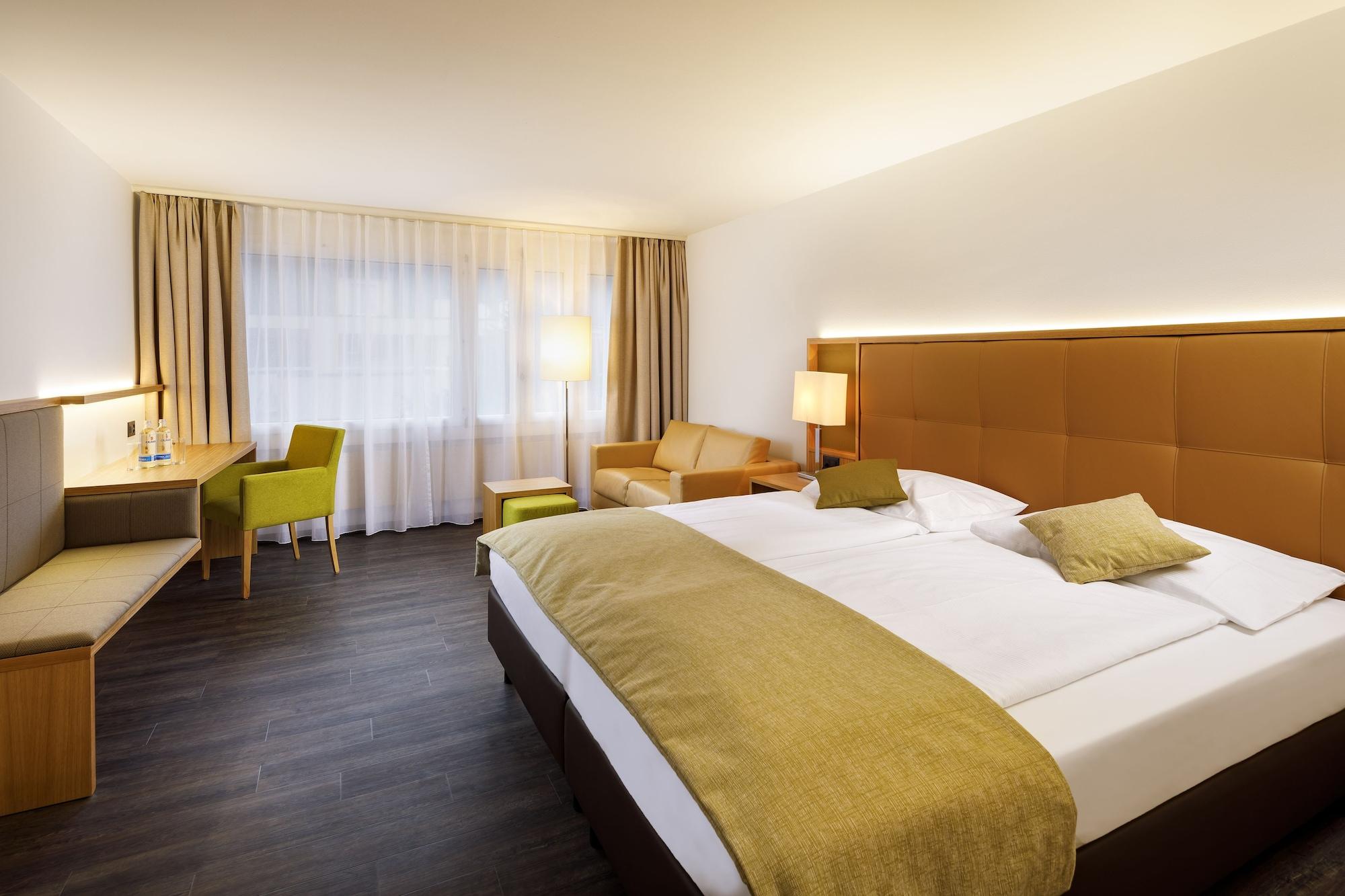 Ramada By Wyndham Baden Hotel Du Parc Esterno foto