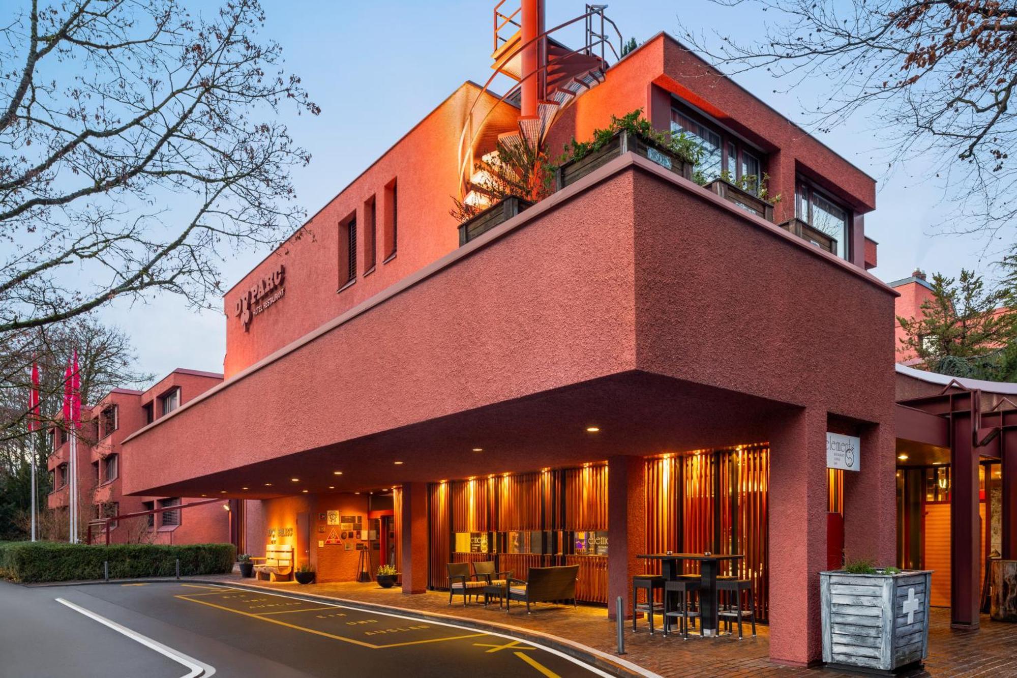 Ramada By Wyndham Baden Hotel Du Parc Esterno foto